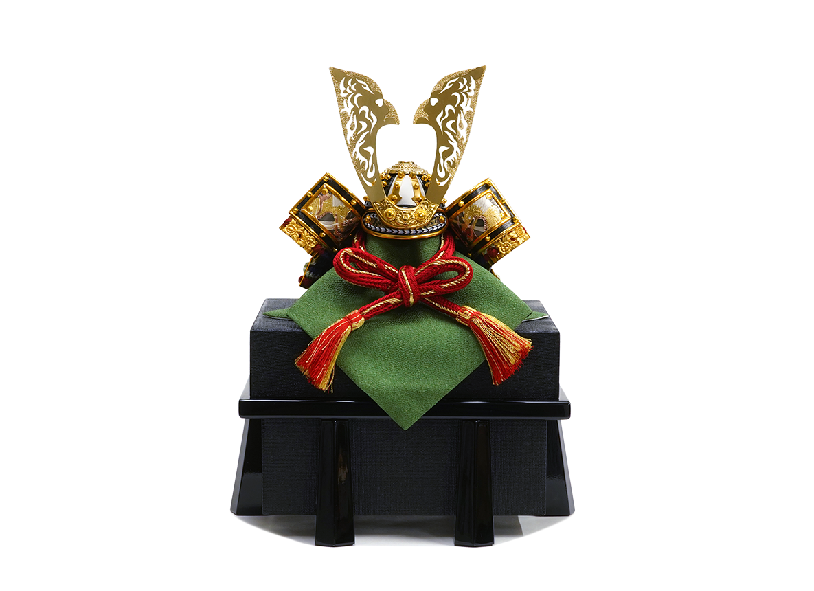 色々段縅透かし鍬形の兜  兜単品（櫃付き）